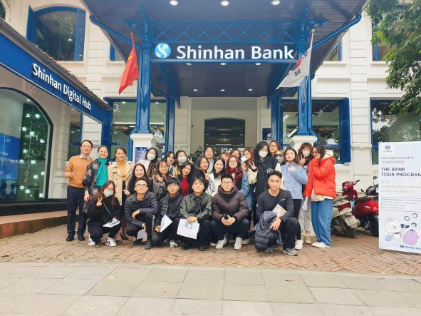 Bank tour cùng Shinhan Bank