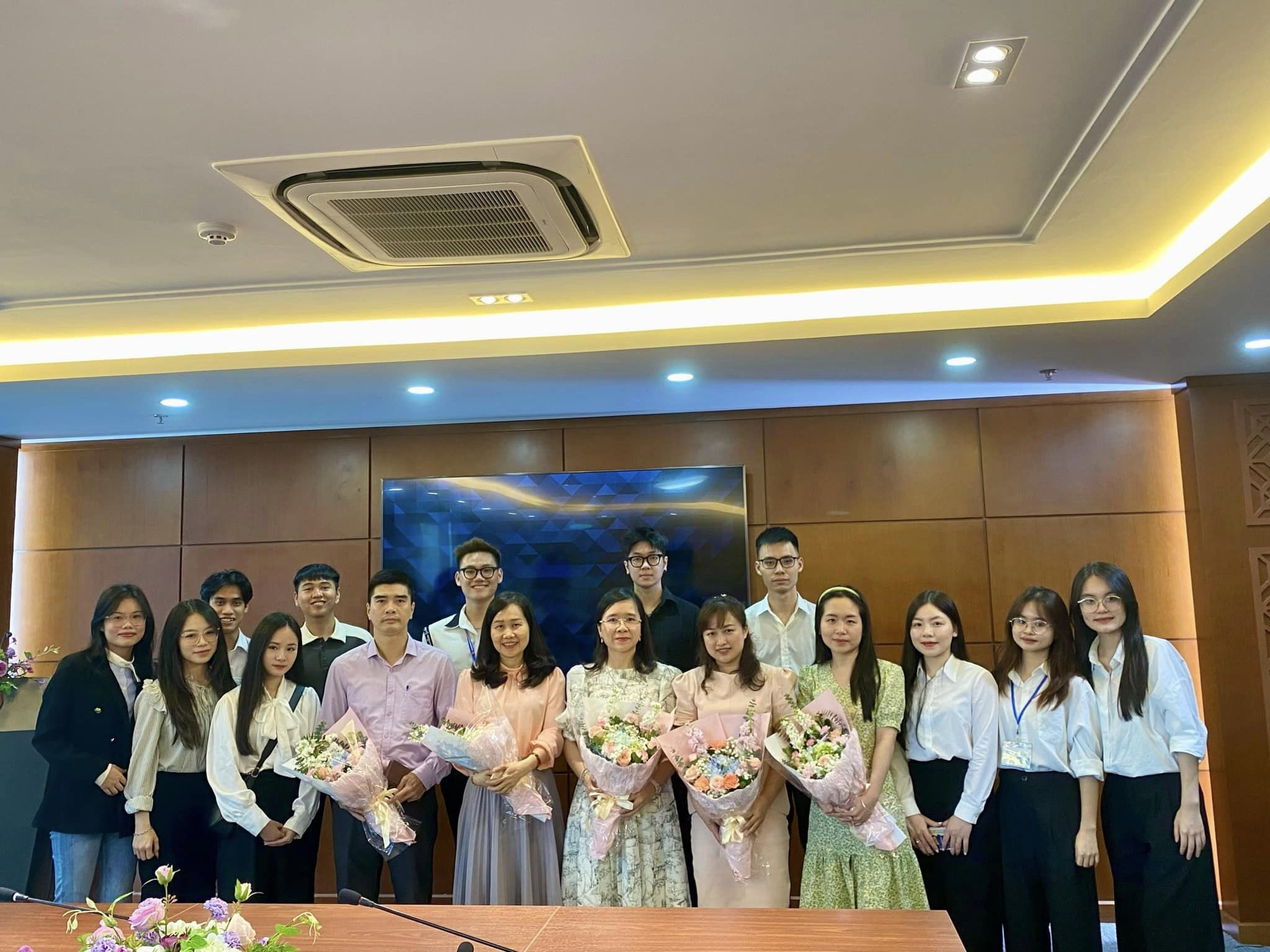 LỄ BẢO VỆ LUẬN VĂN TỐT NGHIỆP CỬ NHÂN CHƯƠNG TRÌNH CHẤT LƯỢNG CAO CHUYÊN NGÀNH TÀI CHÍNH - NGÂN HÀNG NĂM HỌC 2023-2024