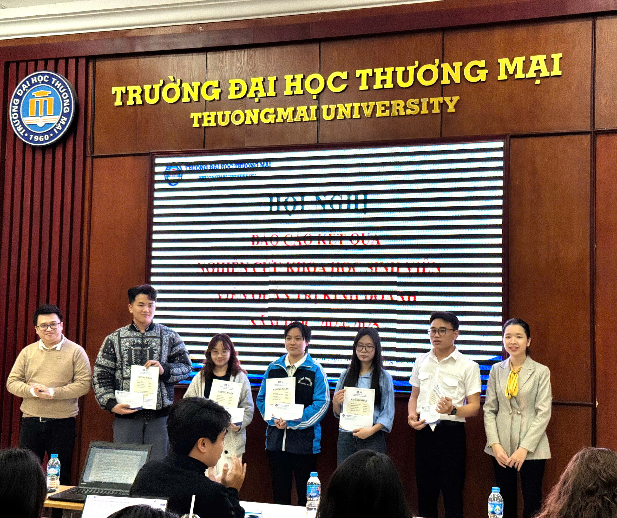 | RECAP HỘI NGHỊ BÁO CÁO NGHIÊN CỨU KHOA HỌC SINH VIÊN CẤP VIỆN QUẢN TRỊ KINH DOANH NĂM HỌC 2024 - 2025 |