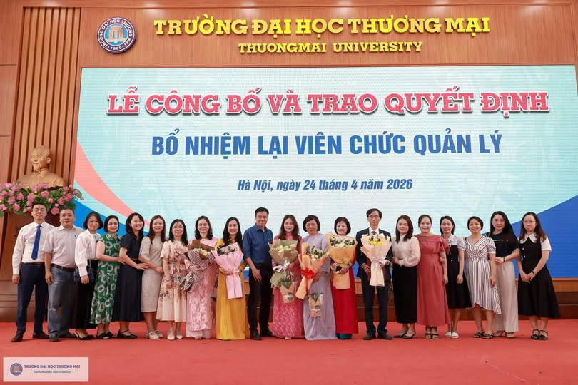 LỄ CÔNG BỐ VÀ TRAO QUYẾT ĐỊNH BỔ NHIỆM LẠI VIÊN CHỨC QUẢN LÝ