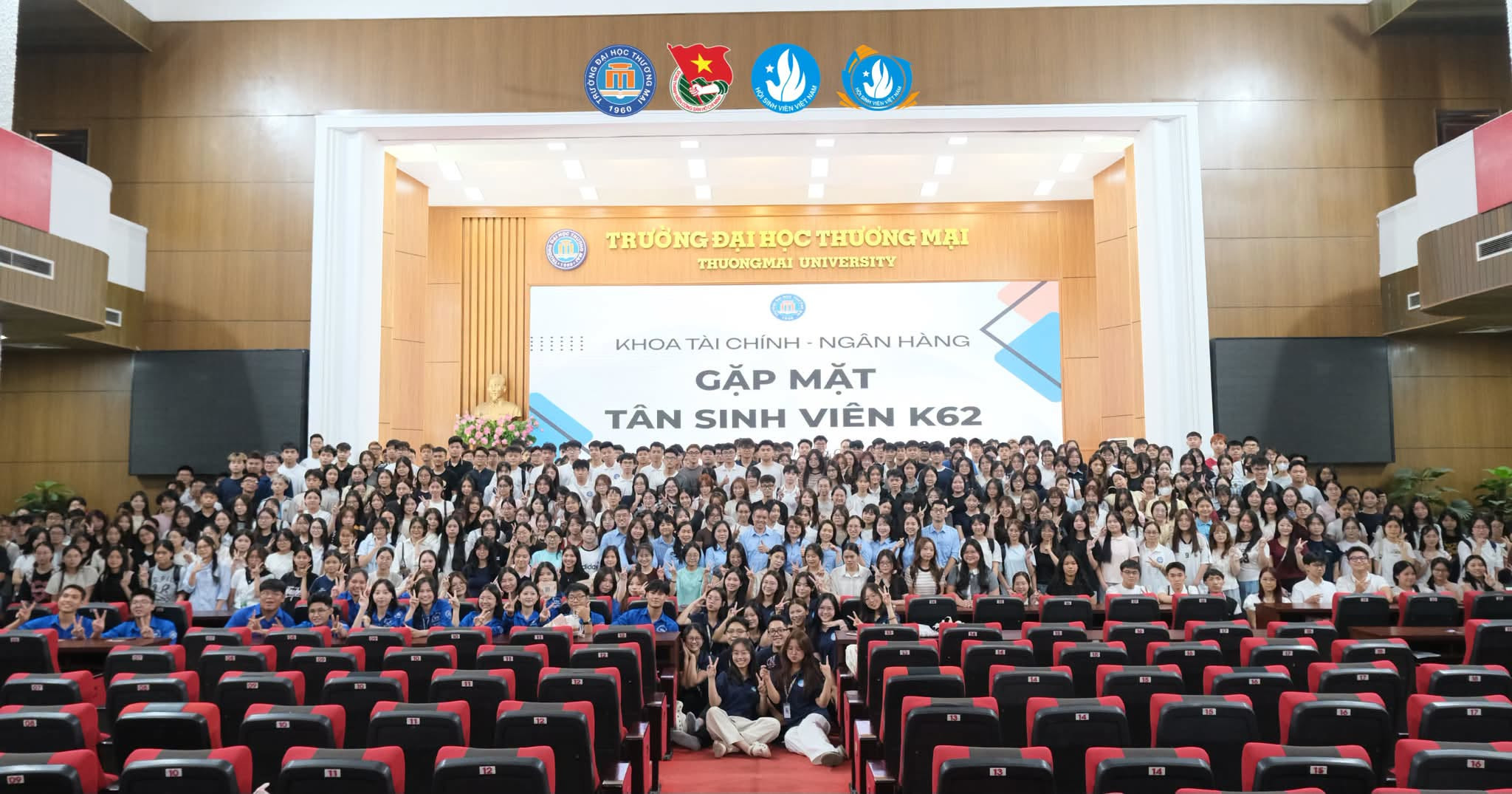 GẶP MẶT TÂN SINH VIÊN K62 KHOA TÀI CHÍNH - NGÂN HÀNG