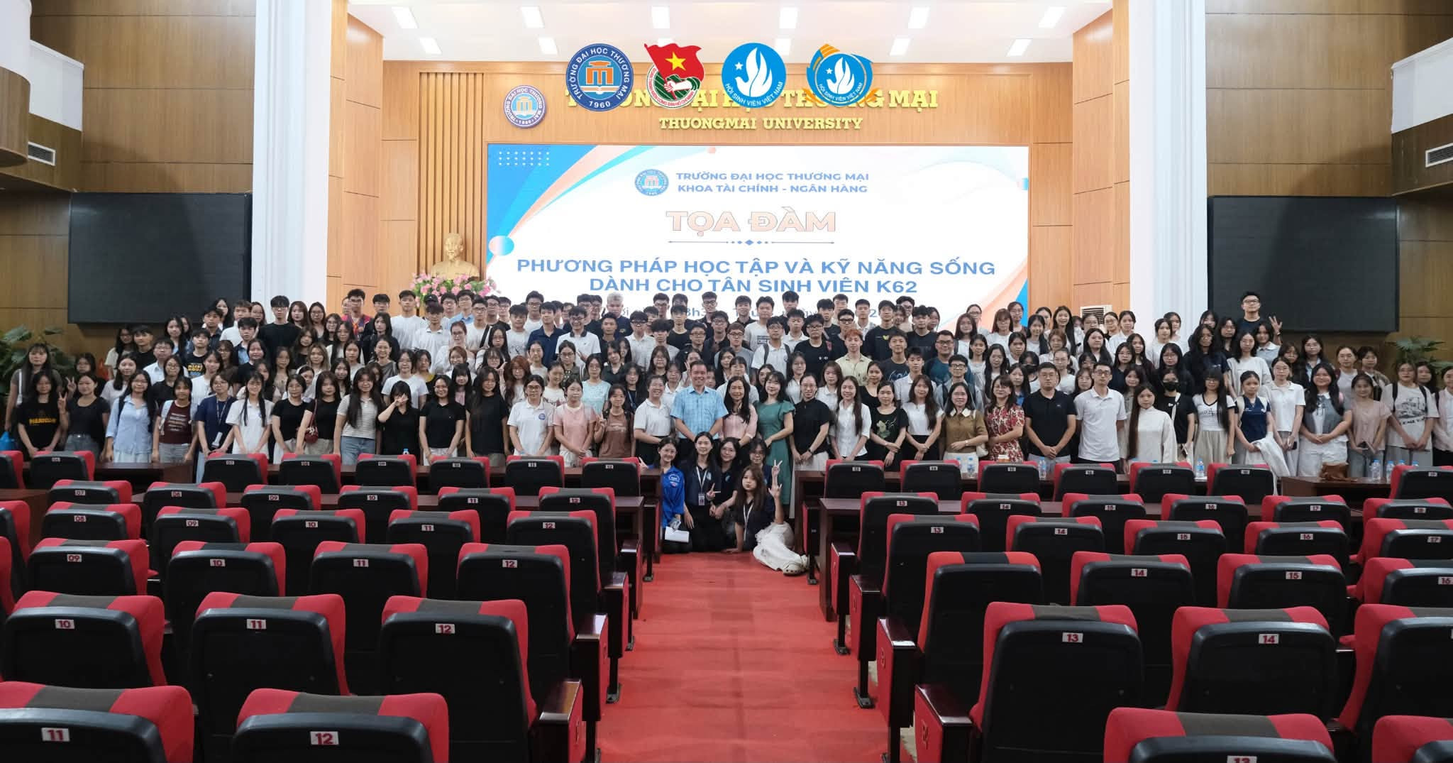 TOẠ ĐÀM “KỸ NĂNG SỐNG VÀ PHƯƠNG PHÁP HỌC TẬP DÀNH CHO TÂN SINH VIÊN K62