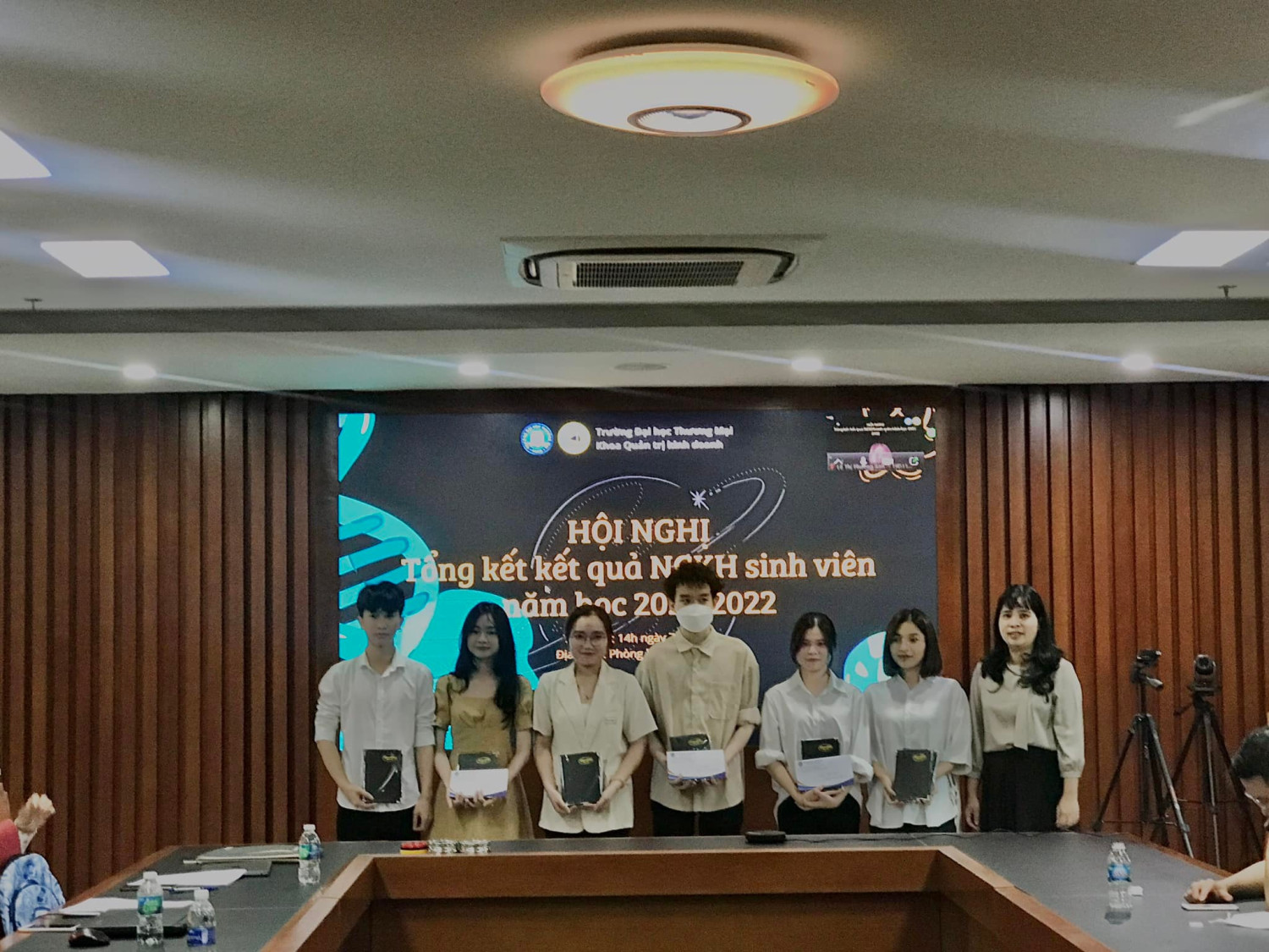 HỘI NGHỊ TỔNG KẾT KẾT QUẢ NGHIÊN CỨU KHOA HỌC SINH VIÊN KHOA QUẢN TRỊ KINH DOANH NĂM HỌC 2021-2022